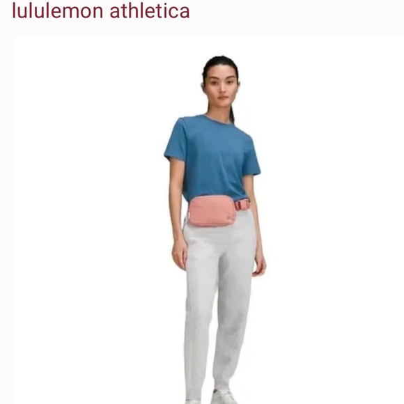Lululemon Everywhere Belt Bag in Pink - Picture 3 of 8